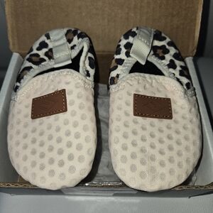 Lefflow Toddler Water Shoes in a leopard print pattern 6-6.5